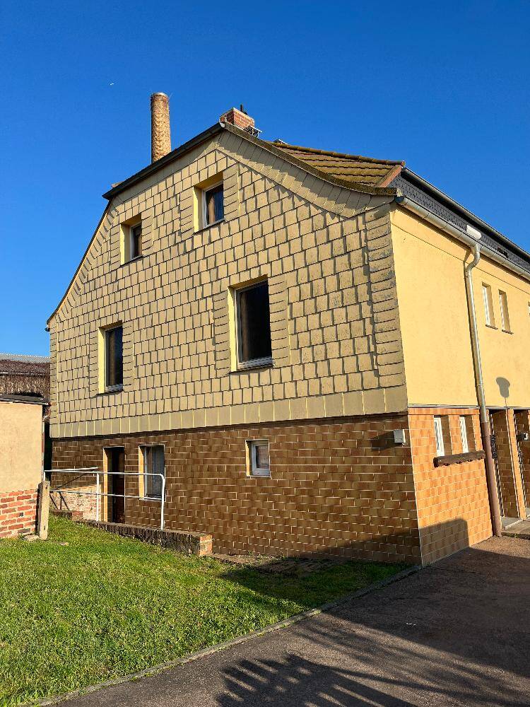 Reihenendhaus zum Kauf 49.000 € 3 Zimmer 65 m²<br/>Wohnfläche 100 m²<br/>Grundstück Hainichen Hainichen 09661
