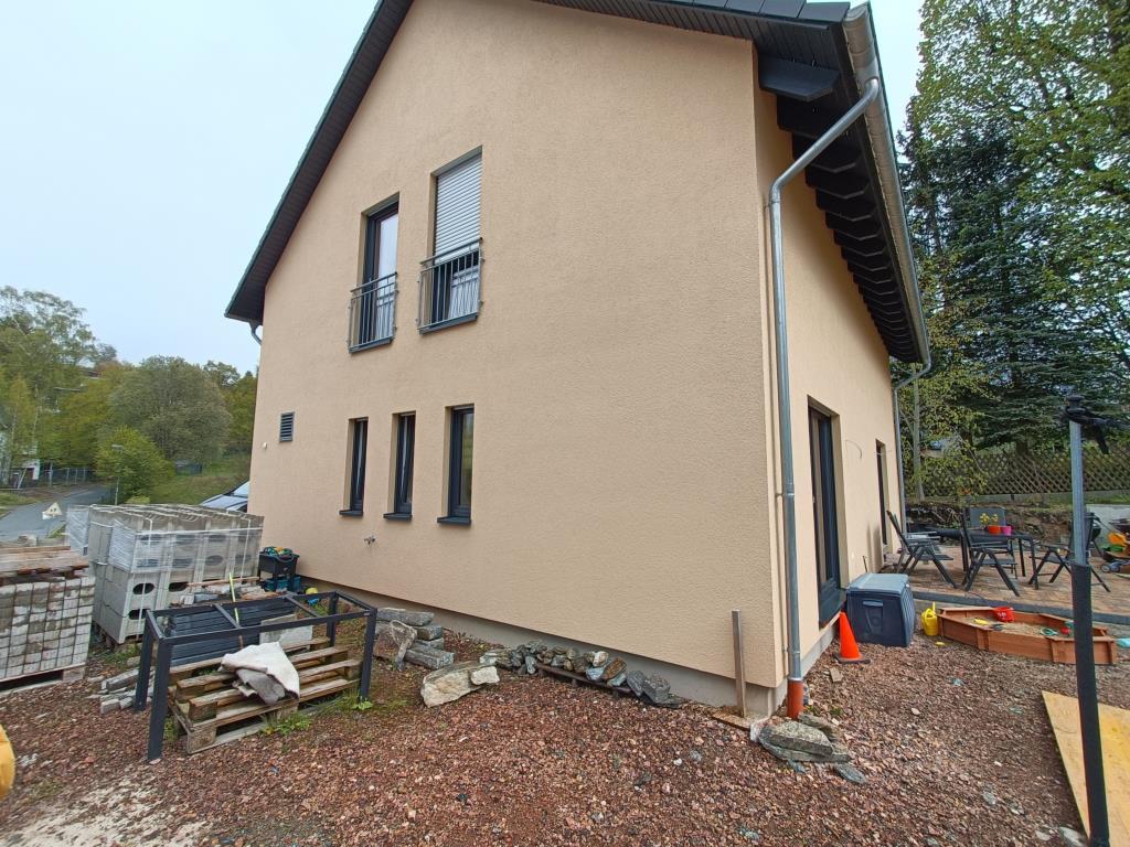 Einfamilienhaus zum Kauf 380.000 € 7 Zimmer 172 m²<br/>Wohnfläche 1.051 m²<br/>Grundstück Auerbach 09392