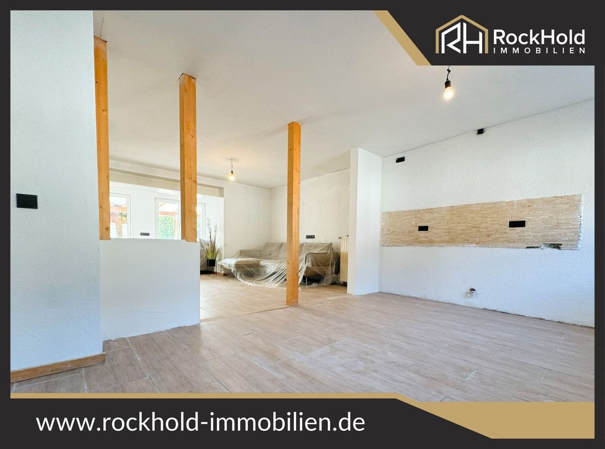 Einfamilienhaus zum Kauf 485.000 € 9 Zimmer 252 m²<br/>Wohnfläche 946 m²<br/>Grundstück Staffort Stutensee / Staffort 76297