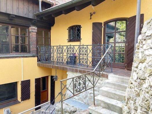 Haus zum Kauf 600.000 € 2.393 m² Grundstück Kneiting Pettendorf 93186
