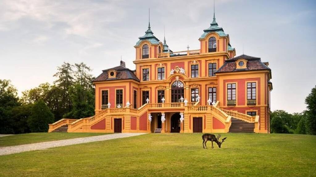 Haus zur Versteigerung provisionsfrei 41.900.000 € 123 Zimmer 3.234 m² 1.234 m² Grundstück Lorem ipsum dolor sit amet, consectetur adipiscing 098765