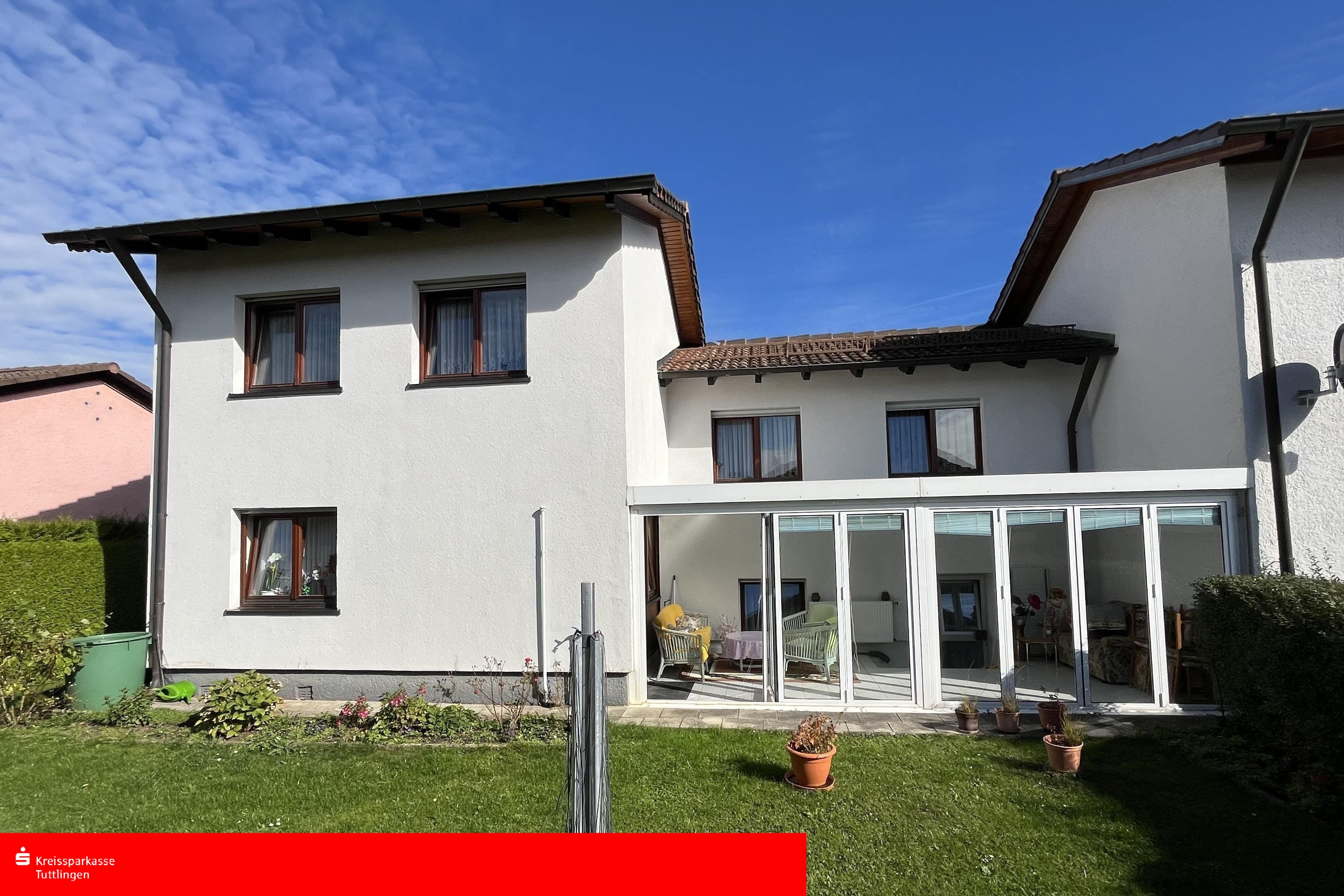 Doppelhaushälfte zum Kauf 260.000 € 7 Zimmer 141 m²<br/>Wohnfläche 320 m²<br/>Grundstück Gosheim 78559