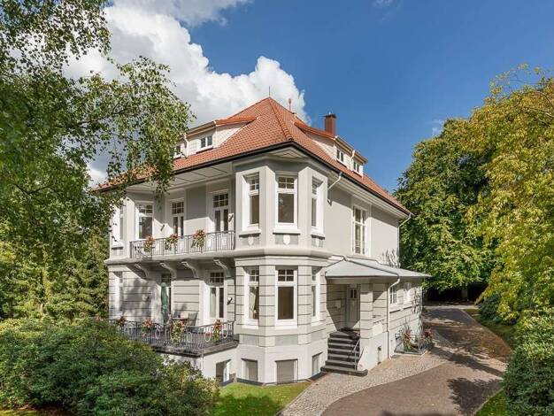 Villa zum Kauf provisionsfrei 2.190.000 € 20 Zimmer 544 m² 2.594 m² Grundstück frei ab sofort Aumühle 21521