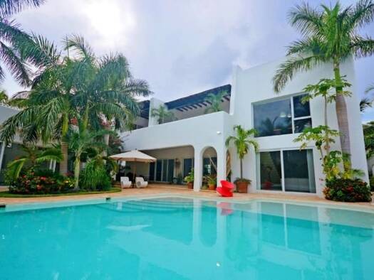 Villa zum Kauf 1.100.000 € 5 Zimmer 612 m² 835 m² Grundstück Playa del Carmen 77710
