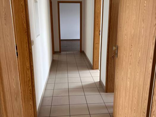 Wohnung zur Miete 600 € 3 Zimmer 85 m² Geschoss 2/3 frei ab sofort Zeulenreuth Speichersdorf 95469