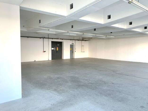Lagerhalle zur Miete 6,49 € 243,6 m² Lagerfläche Osterholzallee 140/144 West Ludwigsburg 71636
