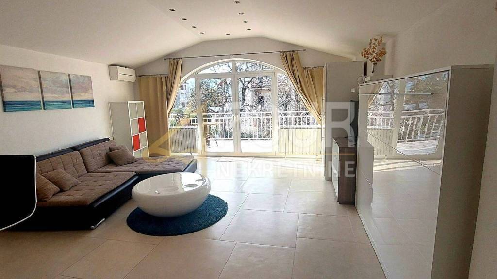 Studio zur Miete 650 € 1 Zimmer 51 m² Srdoci, Rijeka Srdoci