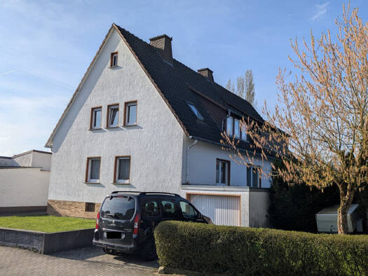 Mehrfamilienhaus zum Kauf 285.000 € 8 Zimmer 200 m² 870 m² Grundstück frei ab 01.11.2026 Korbach Korbach 34497