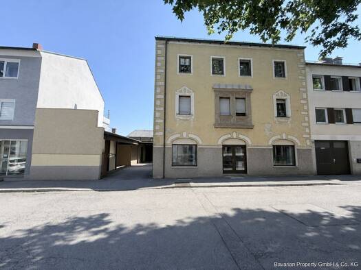 Haus zum Kauf 549.000 € 6 Zimmer 177,6 m² 580 m² Grundstück Straubing Straubing 94315