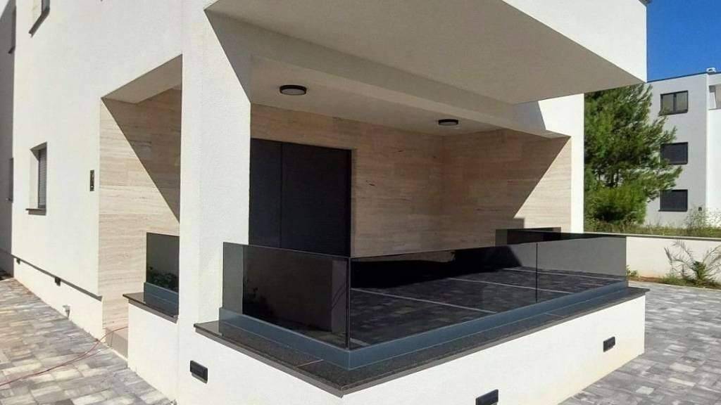 Wohnung zum Kauf 320.000 € 2 Zimmer 82 m² Vir