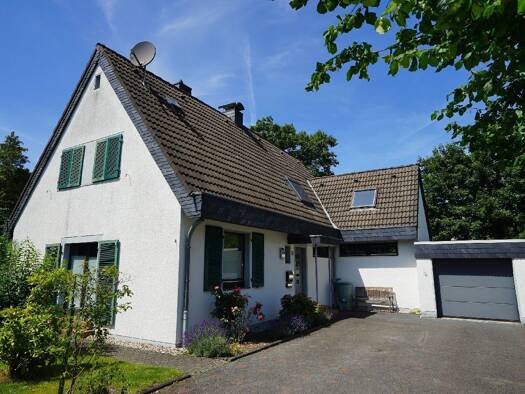 Einfamilienhaus zur Miete 2.200 € 6 Zimmer 175 m² 845 m² Grundstück frei ab 01.10.2026 Schlebusch Leverkusen 51375