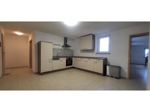 Wohnung zur Miete 750 € 2 Zimmer 76 m² Geschoss -1/2 frei ab sofort Erlanger Straße 33 Heßdorf 91093