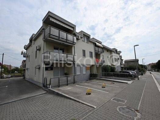 Wohnung zur Miete 750 € 2 Zimmer 60 m² 1. Geschoss Kaštel Sućurac 21212