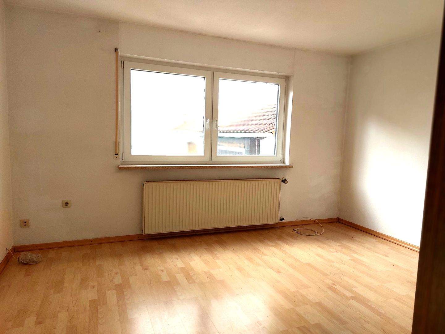 Immobilie in Röthenbach an der Pegnitz - Sehr gepfl. DHH mit Garage und Garten mit Nebenraum *** Nähe S-Bahnhalt: Steinberg  - Bild 4