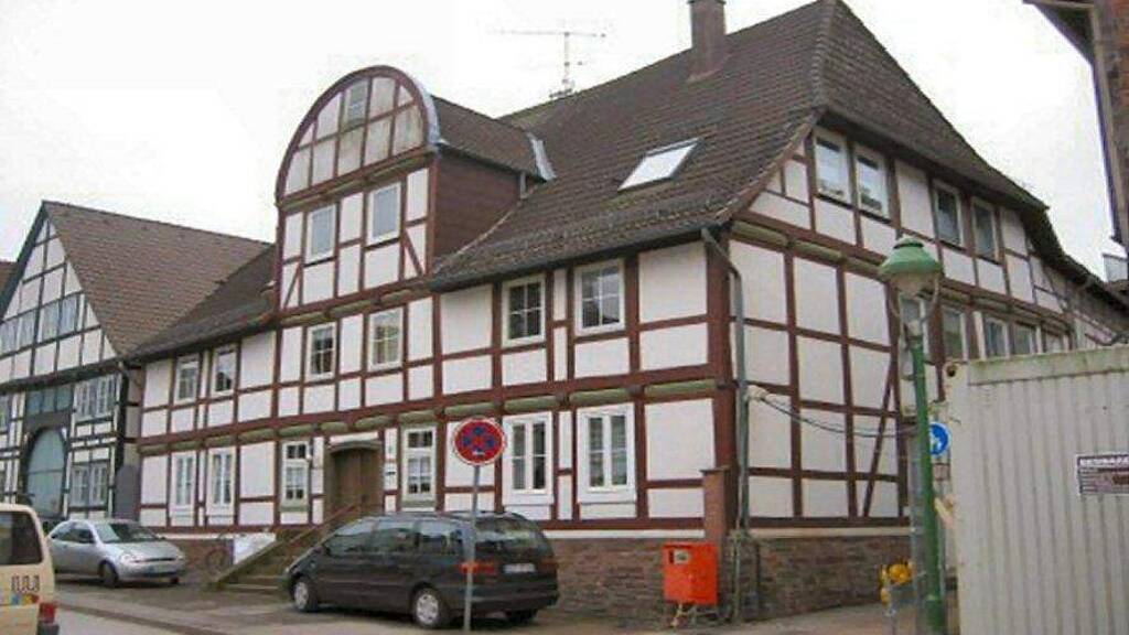 Wohnung zur Miete 840 € 4 Zimmer 120 m² 2. Geschoss frei ab sofort Weserstr. 5 Holzminden 37603