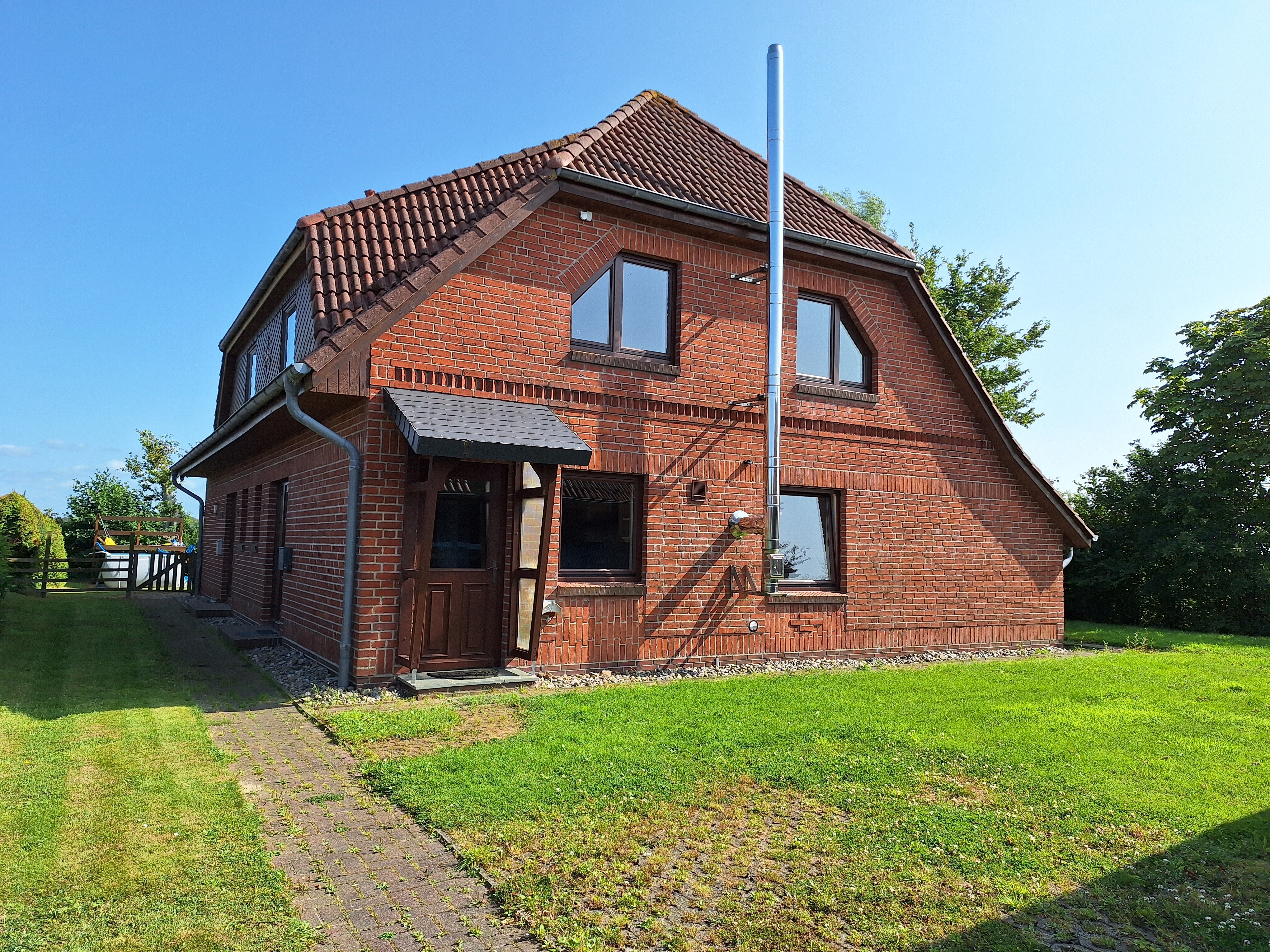 Mehrfamilienhaus zum Kauf 385.000 € 8 Zimmer 193 m²<br/>Wohnfläche 1.094 m²<br/>Grundstück ab sofort<br/>Verfügbarkeit Barsfleth Nordermeldorf 25704