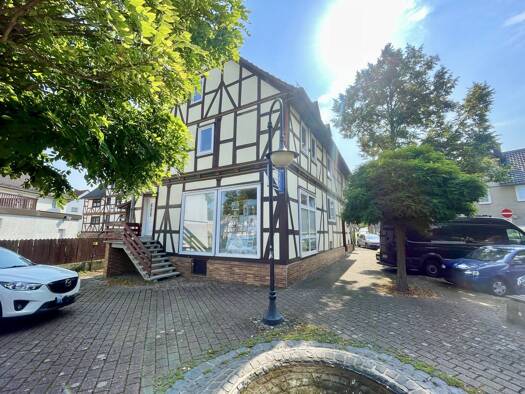 Haus zum Kauf 299.000 € 10 Zimmer 255 m² 228 m² Grundstück Großenritte Baunatal 34225