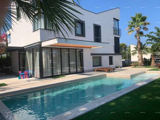 Einfamilienhaus zum Kauf - Erstbezug 2.400.000 € 7 Zimmer 250 m² 650 m² Grundstück Fažana 52212