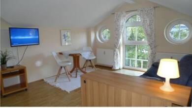 Wohnung zur Miete Wohnen auf Zeit 775 € 1 Zimmer 32 m² frei ab 31.12.2025 Kyffhäuserstr. 13 Striesen-West Dresden 01309