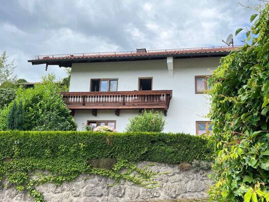 Mehrfamilienhaus zum Kauf provisionsfrei 899.000 € 11 Zimmer 274,5 m² 700 m² Grundstück frei ab 01.03.2026 Rosenheimer Straße 2 Rott Rott am Inn 83543