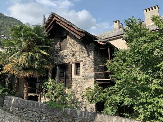 Einfamilienhaus zum Kauf 3.250.000 CHF 10 Zimmer 553 m² 495 m² Grundstück frei ab sofort Gordola 6596