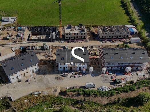Reihenmittelhaus zum Kauf - Erstbezug provisionsfrei 654.000 € 4 Zimmer 140,1 m² 133 m² Grundstück Straßwalchen 5204