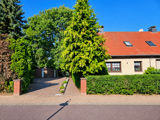 Doppelhaushälfte zum Kauf 145.000 € 6 Zimmer 77 m² Eilsleben Eilsleben 39365