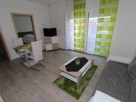 Wohnung zur Miete 650 € 2 Zimmer 56 m² 1. Geschoss frei ab sofort Pfeifferhütte Schwarzenbruck 90592