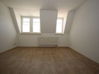 Wohnung zur Miete 314 € 2 Zimmer 59,2 m² Dachgeschoss, 3. Geschoss Geibelstraße 42 Haselbrunn Plauen 08525