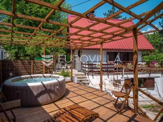Haus zum Kauf 255.000 € 1 Zimmer 88 m² Lic Fužine