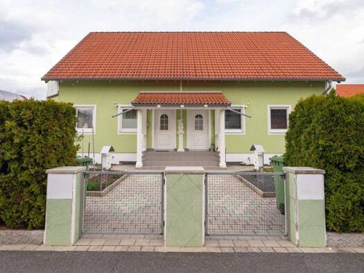 Doppelhaushälfte zum Kauf 375.000 € 4 Zimmer 115 m² 300 m² Grundstück Schwandorf 92421