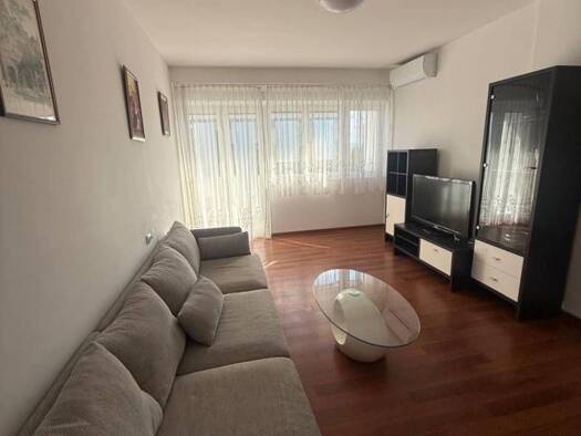 Wohnung zur Miete 900 € 2 Zimmer 73 m² Geschoss 4/4 Split 21000