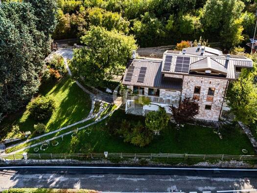 Einfamilienhaus zum Kauf 1.350.000 € 12 Zimmer 223 m² 1.098 m² Grundstück frei ab sofort Via Dordoni San Zeno di Montagna 37010