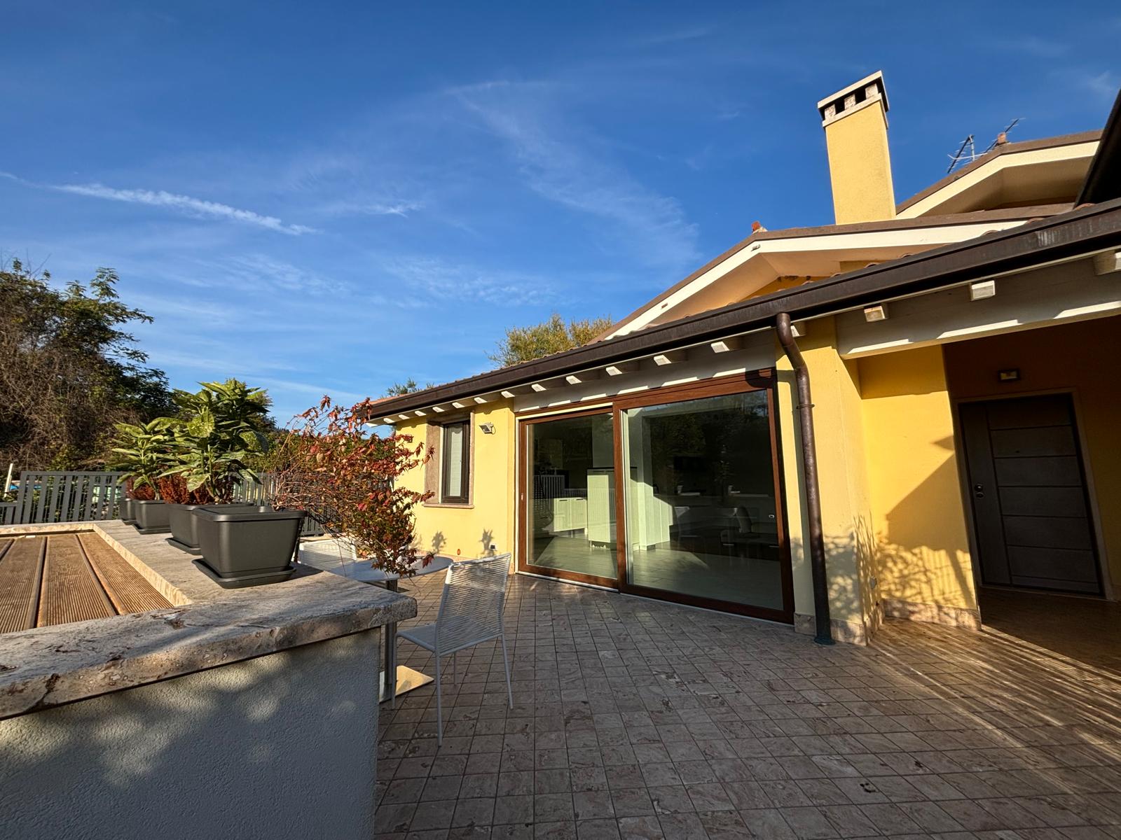 Villa zum Kauf 448.000 € 4 Zimmer 160 m²<br/>Wohnfläche 150 m²<br/>Grundstück ab sofort<br/>Verfügbarkeit Cavaion Veronese 37010