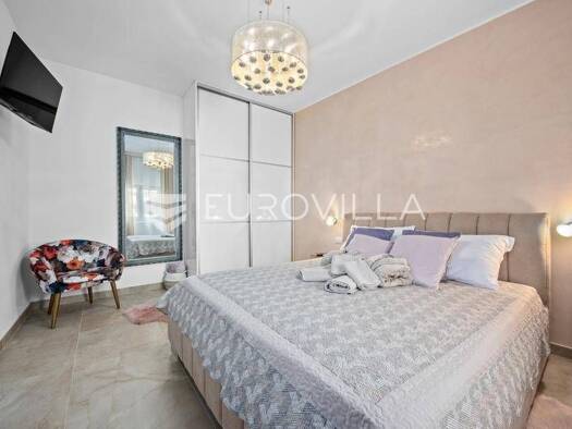 Haus zum Kauf 1.560.000 € 2 Zimmer 127 m² Rovinj Rovinj
