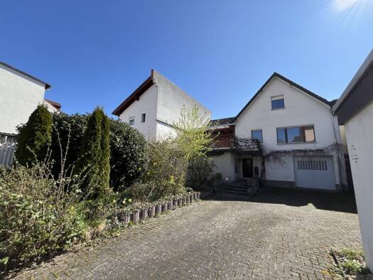 Einfamilienhaus zur Miete 1.500 € 5 Zimmer 183 m² 803 m² Grundstück Marburger Straße 30 Gießen 35390