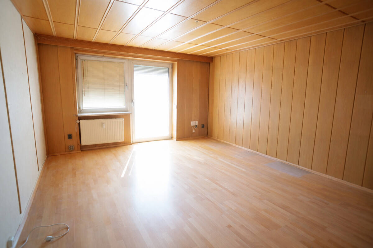 Immobilie in Neusäß - 2 Zimmerwohnung + Balkon in Neusäß - sanieren und profitieren! - Bild 4