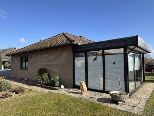 Bungalow zum Kauf 225.000 € 5 Zimmer 116,3 m² 819 m² Grundstück frei ab sofort Ebstorf 29574
