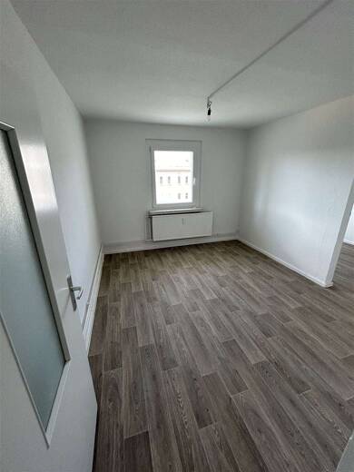 Wohnung zur Miete 343 € 4 Zimmer 79 m² 3. Geschoss frei ab sofort Franz-Liszt-Ring 11 Markneukirchen Markneukirchen 08258