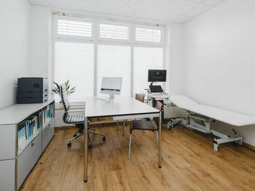 Praxis zur Miete 1.490 € 3 Zimmer 115 m² Bürofläche Ried 86510