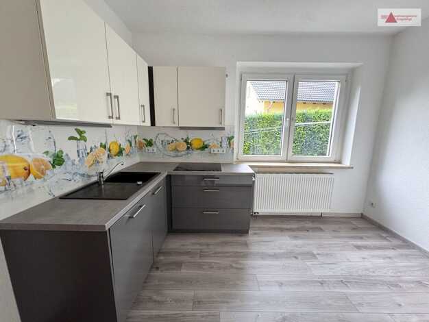 Wohnung zur Miete 629 € 4 Zimmer 89,8 m² EG Beethovenstraße 3 Aue 08280
