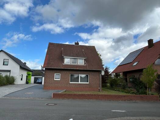 Einfamilienhaus zum Kauf provisionsfrei 325.000 € 6 Zimmer 125,9 m² 863 m² Grundstück Bad Laer 49196