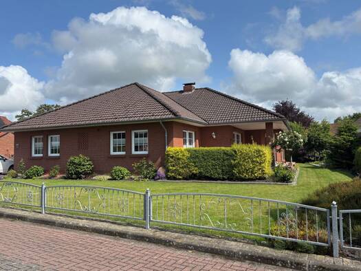 Bungalow zum Kauf 289.000 € 4 Zimmer 146 m² 871 m² Grundstück Upgant-Schott 26529