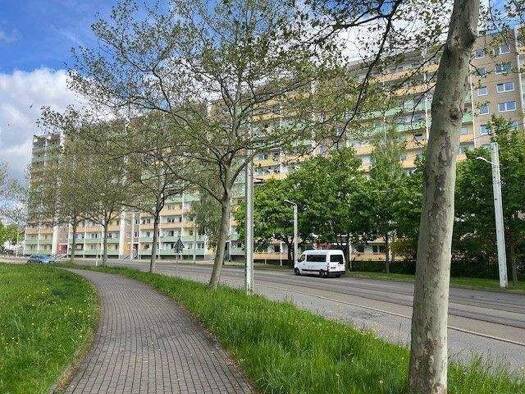 Studio zur Miete 199 € 1 Zimmer 35 m² 3. Geschoss frei ab sofort Neuplanitzer Straße 35 Neuplanitz Zwickau 08062