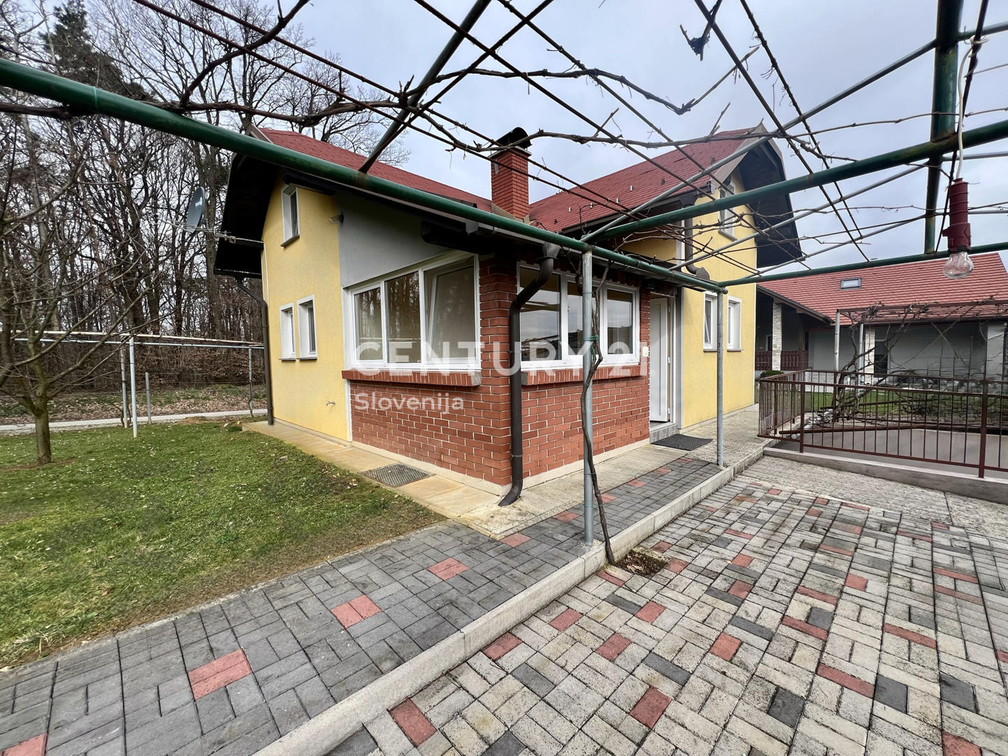 Einfamilienhaus zum Kauf provisionsfrei 150.000 € 3 Zimmer 108,6 m²<br/>Wohnfläche 2.120 m²<br/>Grundstück Puconci 9201