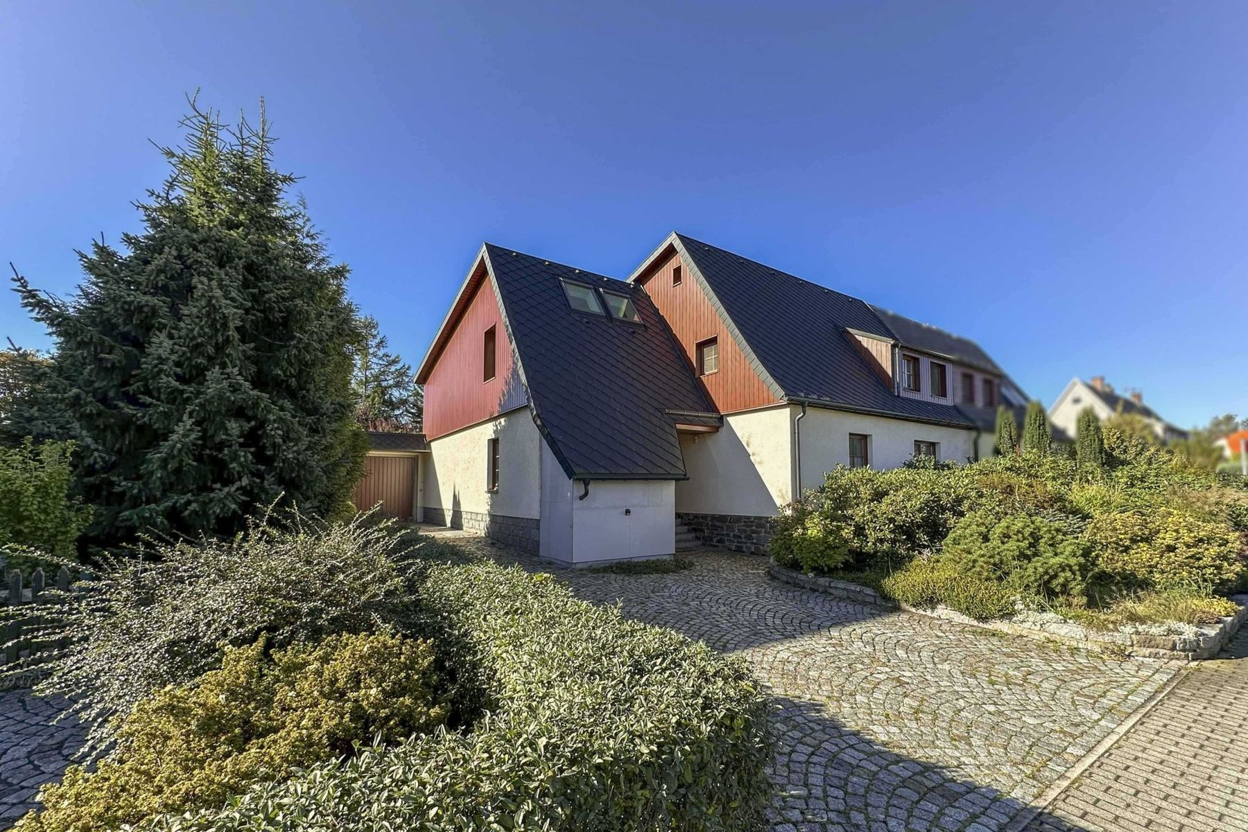 Doppelhaushälfte zum Kauf 449.000 € 8 Zimmer 238,1 m²<br/>Wohnfläche 1.000,1 m²<br/>Grundstück Großschirma Großschirma 09603