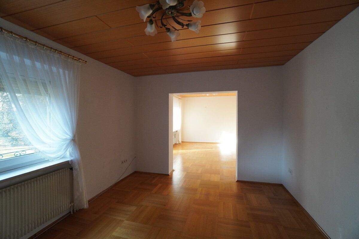 Immobilie in Schwaig bei Nürnberg - Familienfreundliches Zweifamilienhaus in Schwaig bei Nürnberg - Bild 3