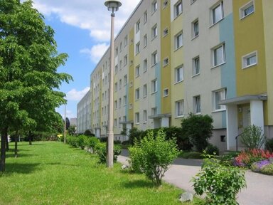 Wohnung zur Miete 385 € 3 Zimmer 68,6 m² 2. Geschoss frei ab sofort Straße der DSF 20 Zeulenroda Zeulenroda-Triebes 07937