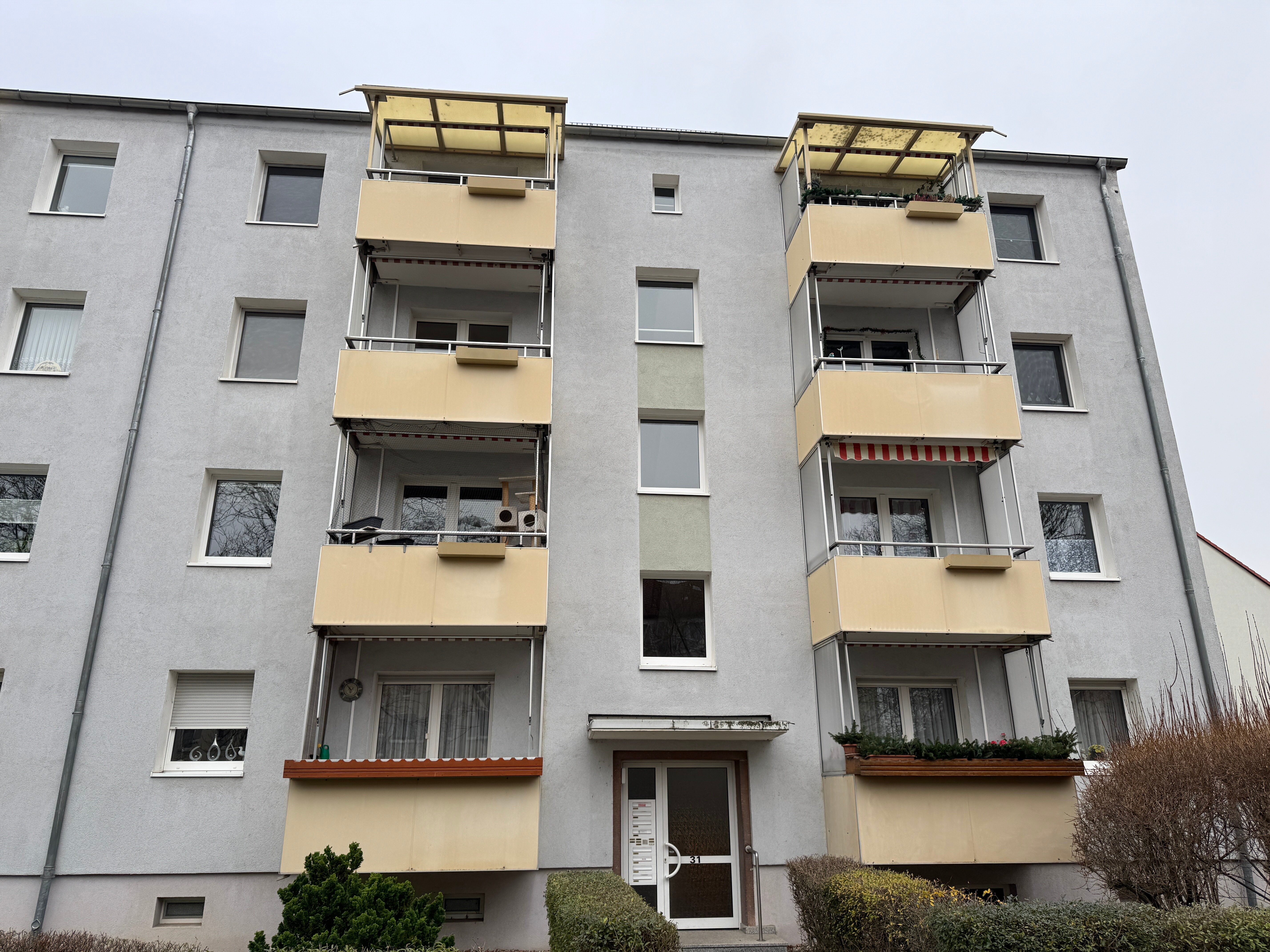 Wohnung zum Kauf 55.000 € 3 Zimmer 59 m²<br/>Wohnfläche 2.<br/>Geschoss ab sofort<br/>Verfügbarkeit Ernst Barlachstr. 31 Bernburg Bernburg 06406