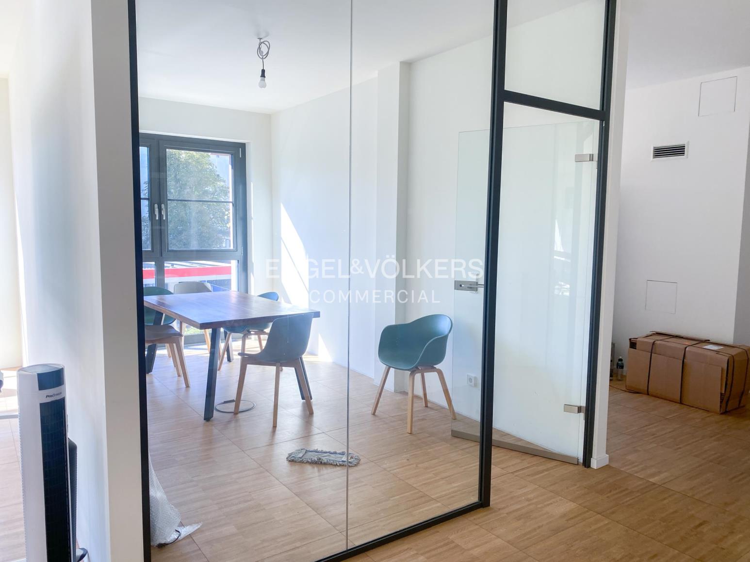 Büro-/Praxisfläche zur Miete 27 € 250 m²<br/>Bürofläche ab 250 m²<br/>Teilbarkeit Kreuzberg Berlin 10961